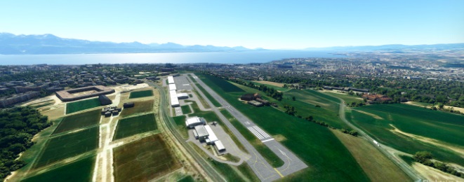 Prise de vue par drone de l'aéroport de la Blécherette par Fullframe Creative, basé à Lausanne et Genève, en Suisse.