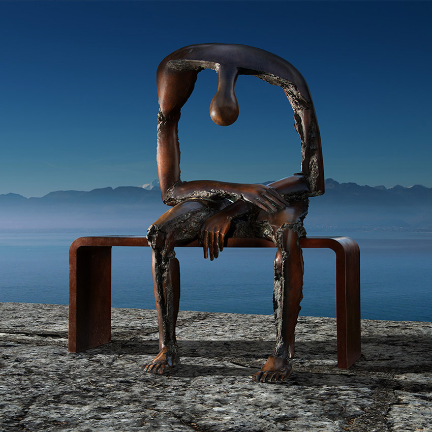 Creative photograph of a sculpture in front of the lake, taken by SmartCuts Creative, based in Lausanne and Geneva, in Switzerland.