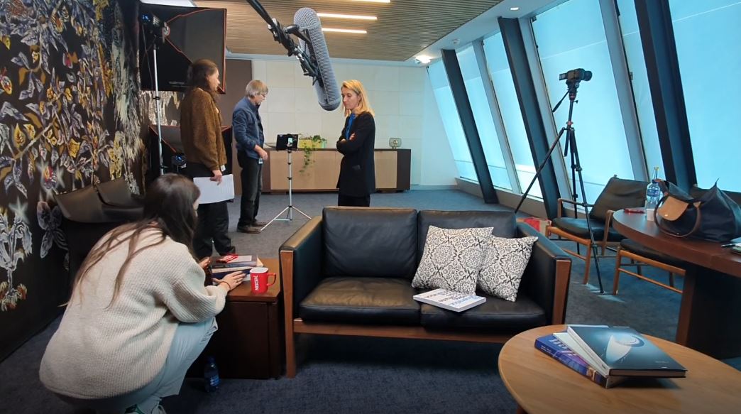 Une image qui montre le tournage chez Nestlé en Novembre 2022 avec SmartCuts Creative, à Vevey, en Suisse.